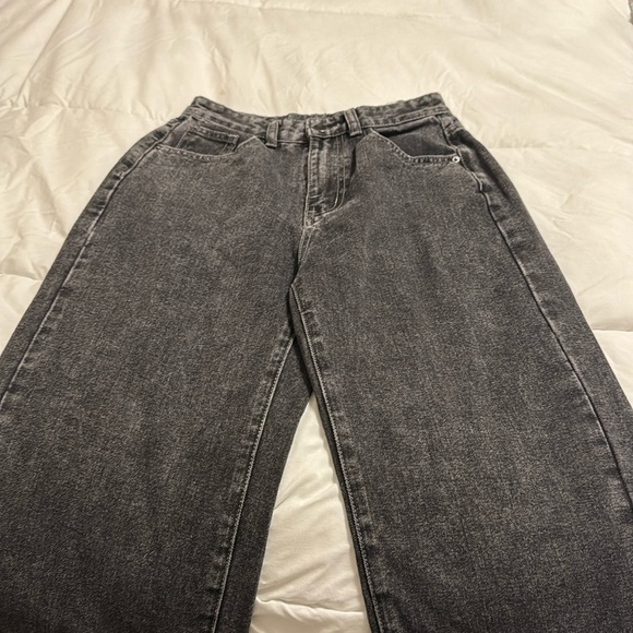 shein dazy high rise jeans 
never worn
dark grey wash - Picture 1 of 2